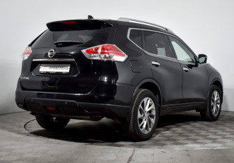 Подержанный автомобиль Nissan X-Trail 2017 года (5 фото)
