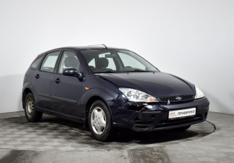 Подержанный автомобиль Ford Focus Hatchback 2004 года (3 фото)