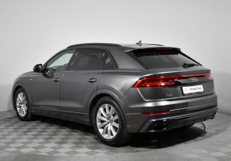 Подержанный автомобиль Audi Q8 2019 года (7 фото)