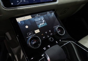 Подержанный автомобиль Land Rover Range Rover Velar 2021 года (28 фото)