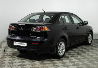 Подержанный автомобиль Mitsubishi Lancer Sedan 2012 года (5 фото)