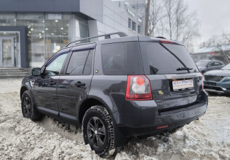 Подержанный автомобиль Land Rover Freelander 2010 года (6 фото)