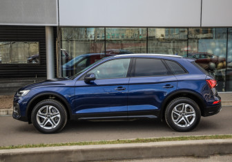 Подержанный автомобиль Audi Q5 2021 года (9 фото)