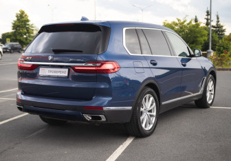 Подержанный автомобиль BMW X7 2019 года (7 фото)