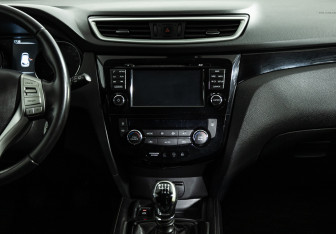 Подержанный автомобиль Nissan Qashqai 2016 года (14 фото)