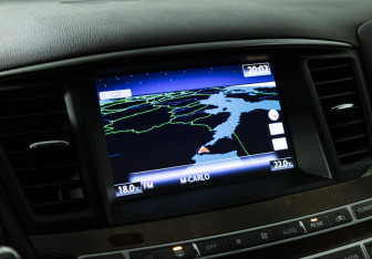 Подержанный автомобиль Infiniti QX60 2014 года (19 фото)