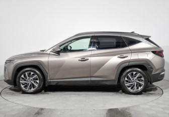 Подержанный автомобиль Hyundai Tucson 2023 года (8 фото)