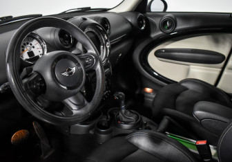 Подержанный автомобиль MINI Countryman 2014 года (10 фото)