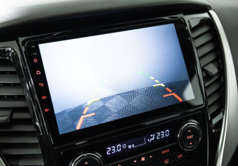 Подержанный автомобиль Mitsubishi Pajero Sport 2018 года (15 фото)