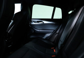 Подержанный автомобиль BMW X4 2020 года (25 фото)