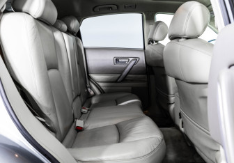 Подержанный автомобиль Infiniti FX 2004 года (16 фото)