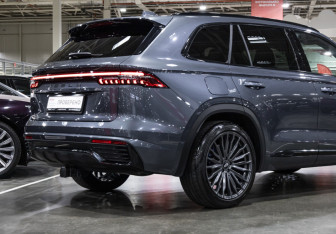 Подержанный автомобиль Geely Monjaro 2023 года (8 фото)