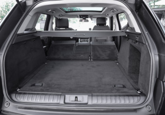 Подержанный автомобиль Land Rover Range Rover Sport 2015 года (32 фото)