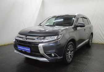 Подержанный автомобиль Mitsubishi Outlander 2016 года (1 фото)