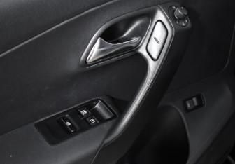 Подержанный автомобиль Volkswagen Polo Sedan 2013 года (10 фото)