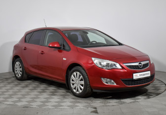 Подержанный автомобиль Opel Astra Hatchback 2011 года (3 фото)