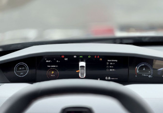 Подержанный автомобиль Changan UNI-V 2023 года (15 фото)