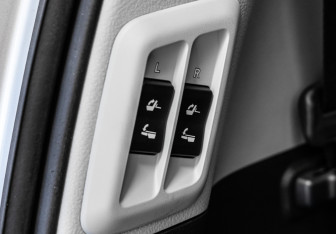 Подержанный автомобиль Lexus GX 2010 года (32 фото)