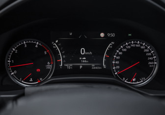 Подержанный автомобиль Toyota Land Cruiser Suv 2021 года (16 фото)