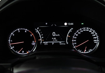 Подержанный автомобиль Toyota Land Cruiser Suv 2021 года (12 фото)