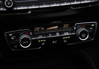 Подержанный автомобиль BMW X1 2018 года (19 фото)