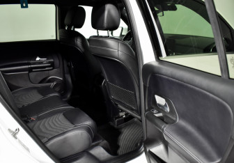 Подержанный автомобиль Mercedes-Benz GLB 2020 года (12 фото)