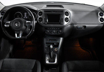 Подержанный автомобиль Volkswagen Tiguan 2016 года (15 фото)
