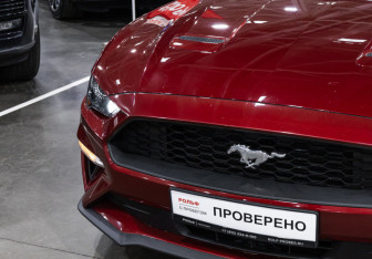 Подержанный автомобиль Ford Mustang Convertible 2019 года (6 фото)