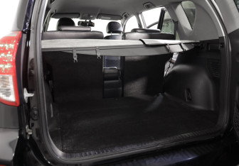 Подержанный автомобиль Toyota RAV4 2008 года (26 фото)