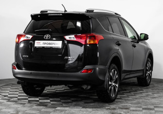Подержанный автомобиль Toyota RAV4 2014 года (5 фото)