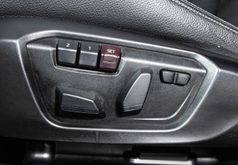 Подержанный автомобиль BMW X4 2015 года (17 фото)