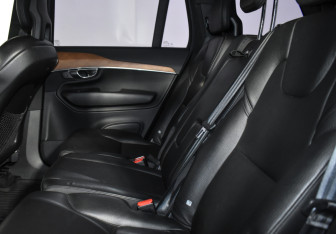 Подержанный автомобиль Volvo XC90 2015 года (13 фото)