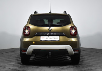 Подержанный автомобиль Renault Duster 2022 года (6 фото)