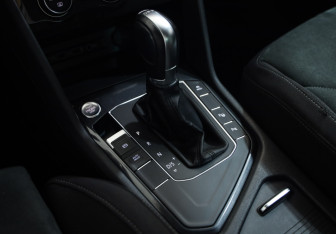 Подержанный автомобиль Volkswagen Tiguan 2019 года (16 фото)
