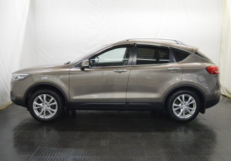 Подержанный автомобиль FAW Besturn X80 2019 года (8 фото)