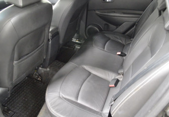 Подержанный автомобиль Nissan Qashqai+2 2008 года (11 фото)