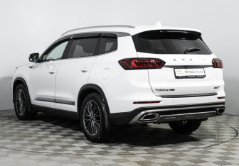 Подержанный автомобиль Chery Tiggo 8 Pro 2021 года (7 фото)