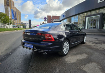 Подержанный автомобиль Volvo S90 2019 года (4 фото)