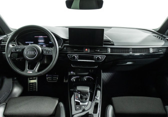 Подержанный автомобиль Audi A4 Sedan 2022 года (13 фото)