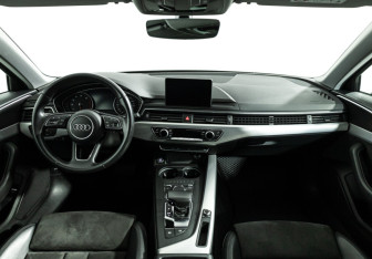 Подержанный автомобиль Audi A4 Sedan 2019 года (13 фото)