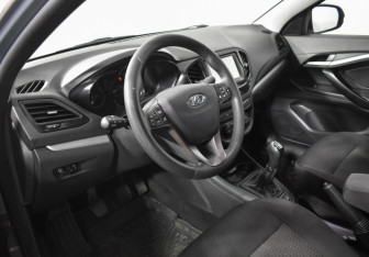 Подержанный автомобиль LADA (ВАЗ) Vesta Sedan 2016 года (9 фото)