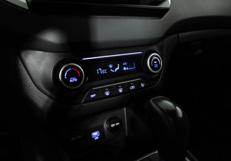 Подержанный автомобиль Hyundai Creta 2021 года (17 фото)