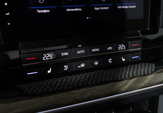 Подержанный автомобиль Volkswagen Touareg 2019 года (28 фото)