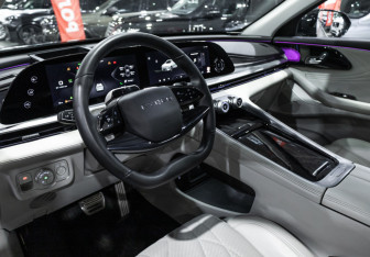 Подержанный автомобиль Exeed RX 2023 года (15 фото)
