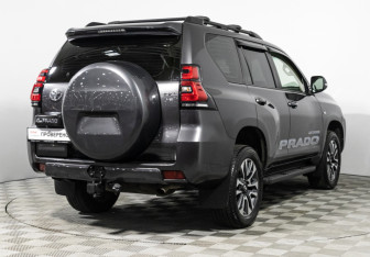 Подержанный автомобиль Toyota Land Cruiser Prado 2022 года (5 фото)