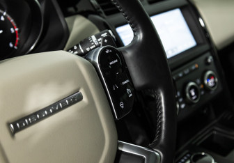 Подержанный автомобиль Land Rover Discovery 2020 года (22 фото)