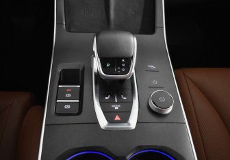 Подержанный автомобиль Omoda C5 2022 года (18 фото)