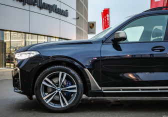 Подержанный автомобиль BMW X7 2019 года (3 фото)