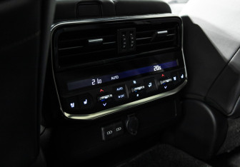 Подержанный автомобиль Toyota Land Cruiser Suv 2021 года (28 фото)