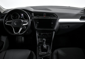Подержанный автомобиль Volkswagen Tiguan 2021 года (14 фото)